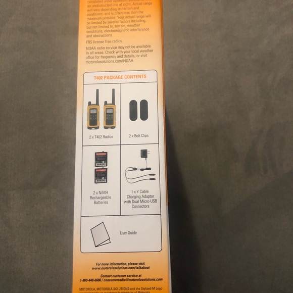 MOTOROLA Talkabout T402 Rechargeable 2-Way Radios BRAND NEW IN BOX (2 pack) - Picture 6 of 14